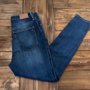 Madewell Curvy Roadtripper Jeans in Orson Wash. size 29. Standard length.
